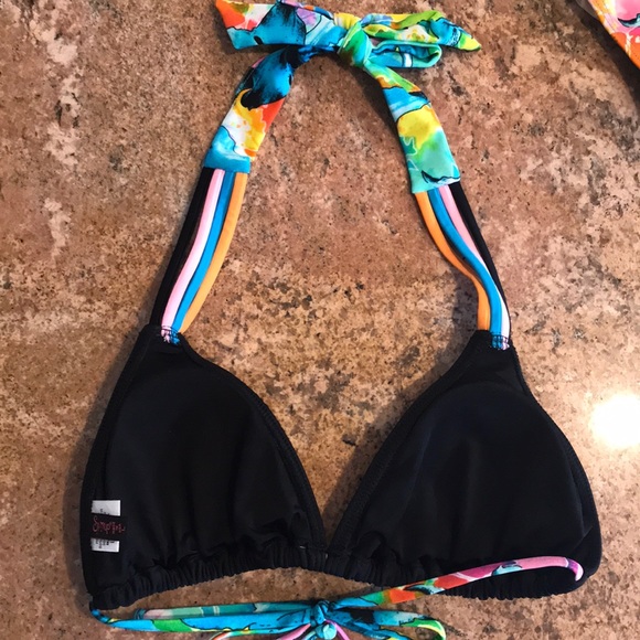 NWOT Syrup Swimsuit Bikini Black & Tropical Design - Picture 5 of 5